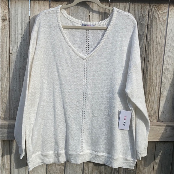 Sweaters - Sweater